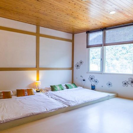 Lover Hot Spring B&B Цзяоси Экстерьер фото